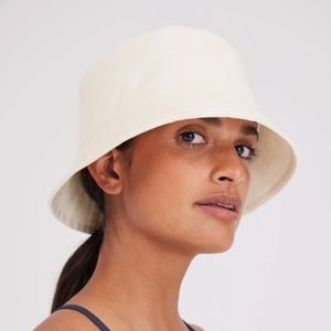 Girlfriend Collective White Bucket Hat Size 2
